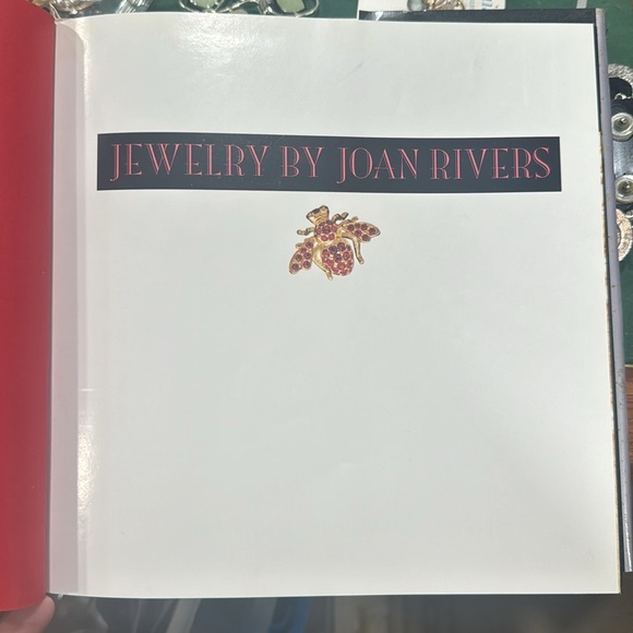 Vintage Joan Rivers Book Piece Pave Citrine Bumble Bee Brooch Pin - Picture 5 of 7